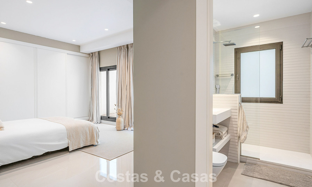 Villa familiale moderniste à vendre, dans un quartier recherché de La Quinta, Marbella - Benahavis 781436