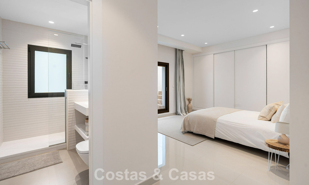 Villa familiale moderniste à vendre, dans un quartier recherché de La Quinta, Marbella - Benahavis 781439