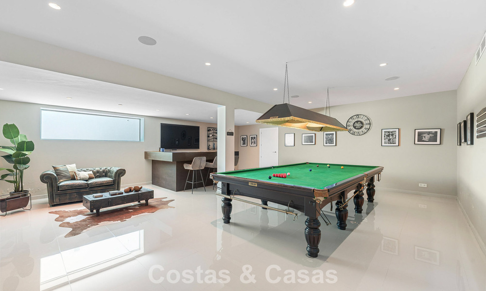 Villa familiale moderniste à vendre, dans un quartier recherché de La Quinta, Marbella - Benahavis 781443