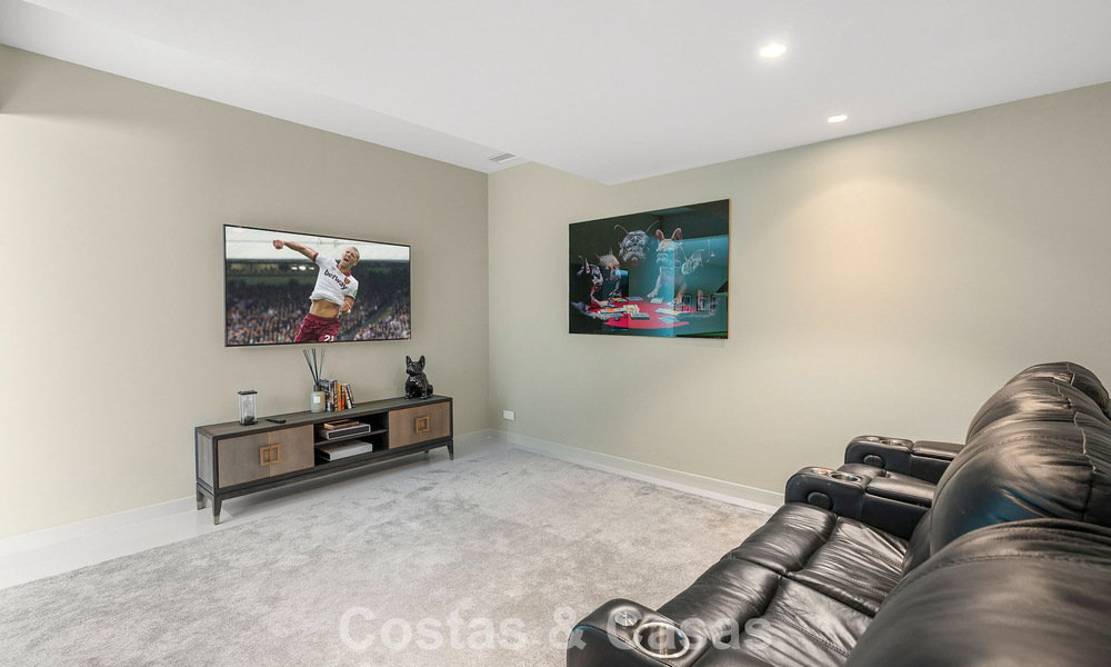 Villa familiale moderniste à vendre, dans un quartier recherché de La Quinta, Marbella - Benahavis 781445