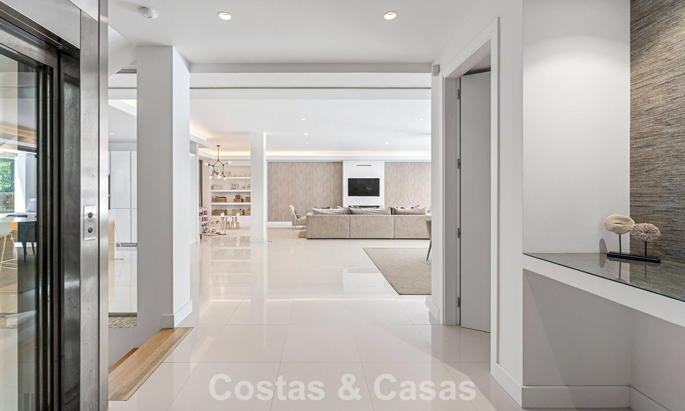 Villa familiale moderniste à vendre, dans un quartier recherché de La Quinta, Marbella - Benahavis 781447