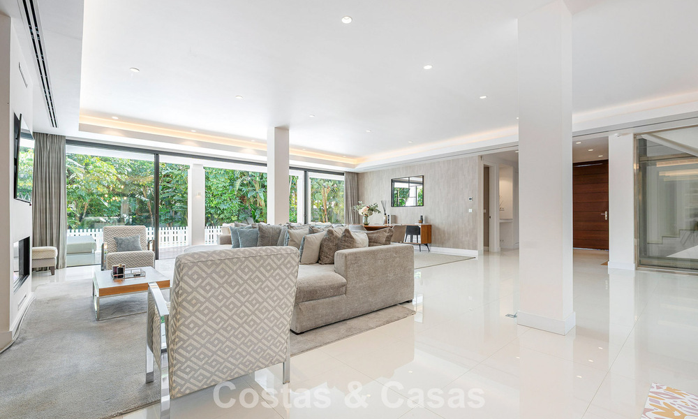 Villa familiale moderniste à vendre, dans un quartier recherché de La Quinta, Marbella - Benahavis 781452