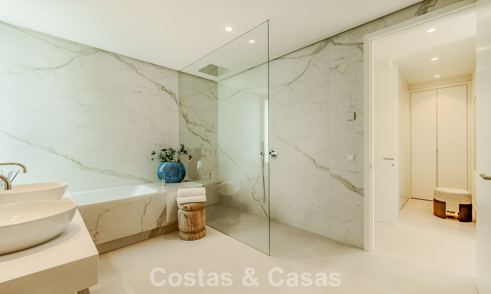 Appartement triplex de standing avec jardin et piscine privés à vendre au cœur du Golden Mile de Marbella 781481