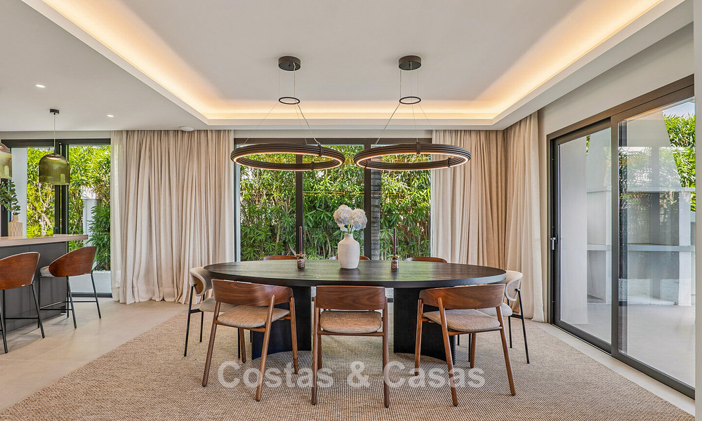 Villa de luxe méditerranéenne au charme intemporel à vendre dans le prestigieux quartier de Nueva Andalucía à Marbella 781556