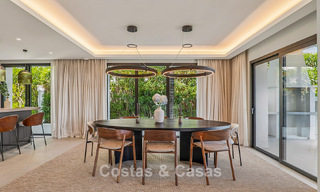 Villa de luxe méditerranéenne au charme intemporel à vendre dans le prestigieux quartier de Nueva Andalucía à Marbella 781556 