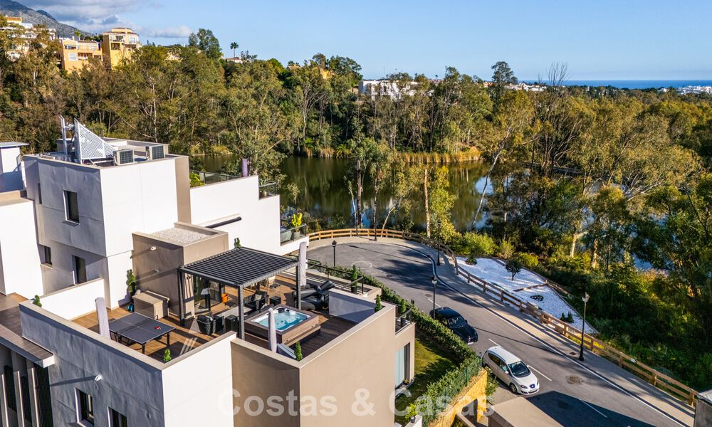 Penthouse moderne, prêt à emménager, avec vue panoramique, à vendre à Nueva Andalucia, Marbella 781560