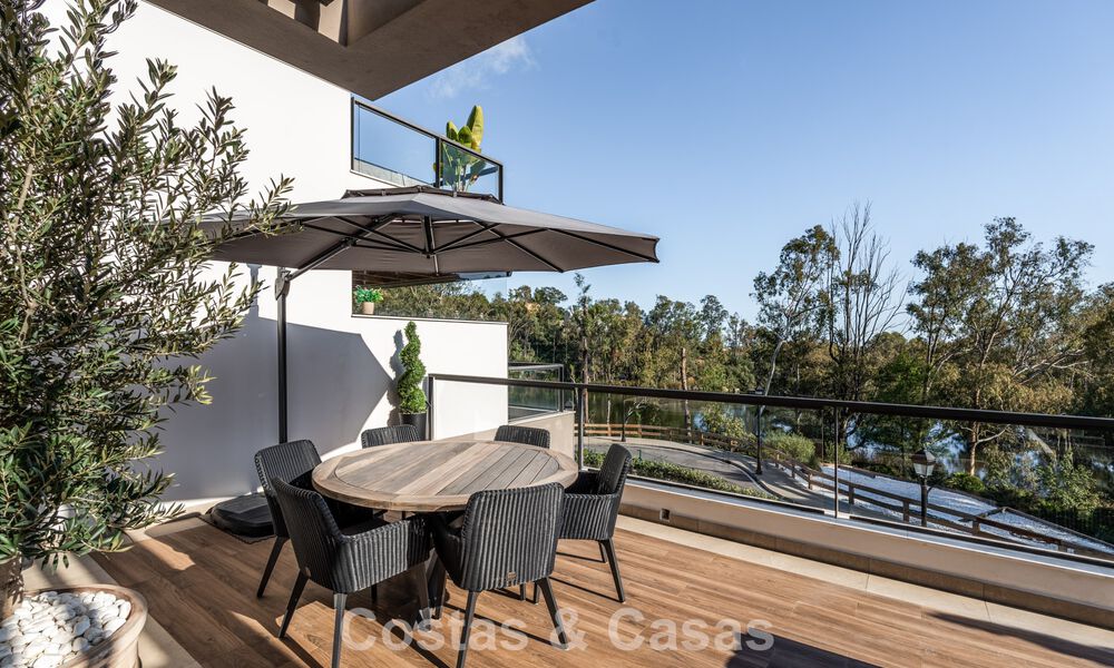 Penthouse moderne, prêt à emménager, avec vue panoramique, à vendre à Nueva Andalucia, Marbella 781586