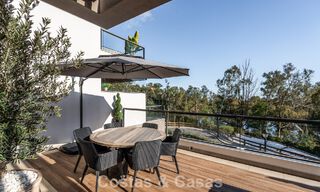 Penthouse moderne, prêt à emménager, avec vue panoramique, à vendre à Nueva Andalucia, Marbella 781586 