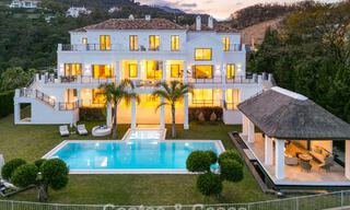 Villa de luxe exclusive de style andalou à vendre dans la résidence sécurisée El Madroñal à Marbella - Benahavis 781598 