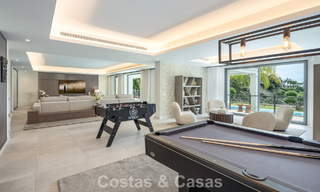 Villa de luxe exclusive de style andalou à vendre dans la résidence sécurisée El Madroñal à Marbella - Benahavis 781616 