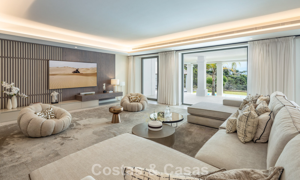 Villa de luxe exclusive de style andalou à vendre dans la résidence sécurisée El Madroñal à Marbella - Benahavis 781617