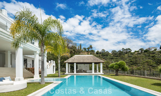 Villa de luxe exclusive de style andalou à vendre dans la résidence sécurisée El Madroñal à Marbella - Benahavis 781623 