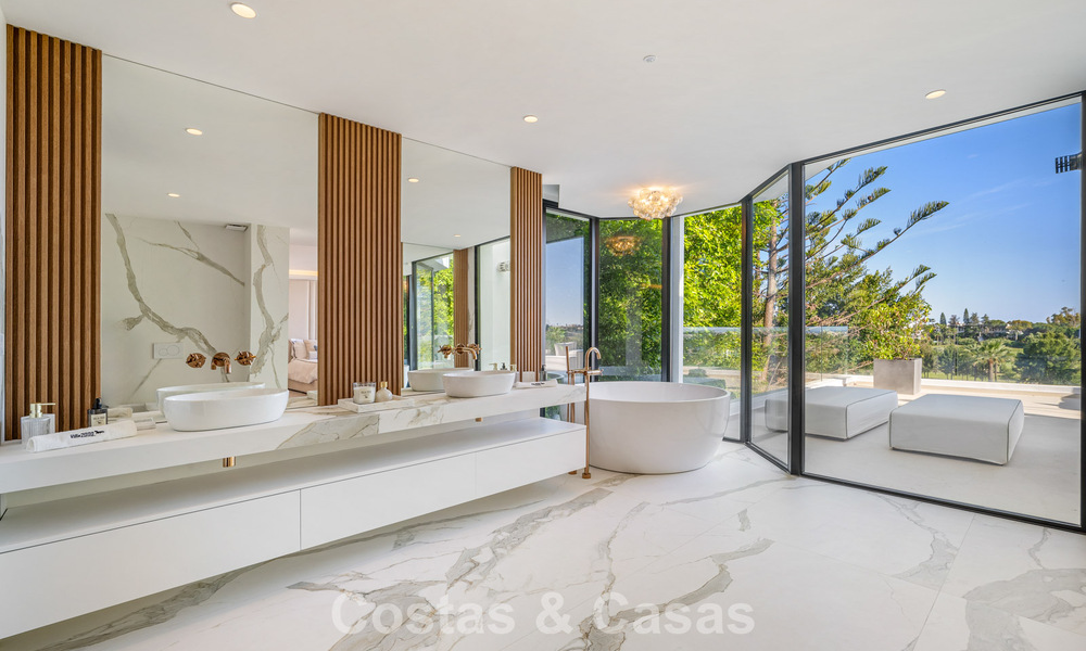 Villa de luxe ultramoderne, prête à emménager, à vendre dans la Vallée des Golfs de Nueva Andalucia, Marbella 781657