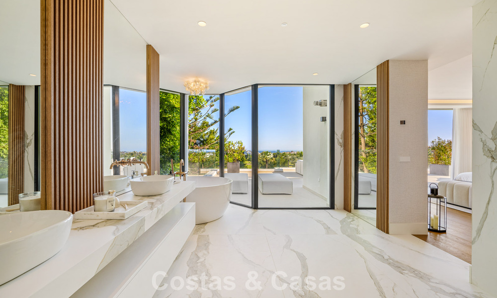 Villa de luxe ultramoderne, prête à emménager, à vendre dans la Vallée des Golfs de Nueva Andalucia, Marbella 781658