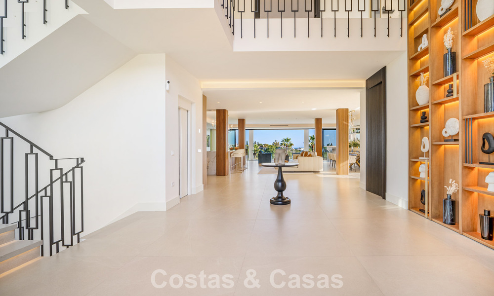 Villa de luxe ultramoderne, prête à emménager, à vendre dans la Vallée des Golfs de Nueva Andalucia, Marbella 781664