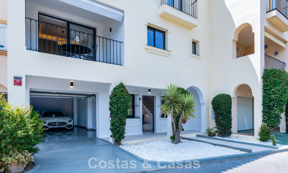 Magnifique maison de ville rénovée à vendre en première ligne du golf d'Aloha à Nueva Andalucia, Marbella 781715