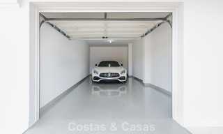 Magnifique maison de ville rénovée à vendre en première ligne du golf d'Aloha à Nueva Andalucia, Marbella 781717 