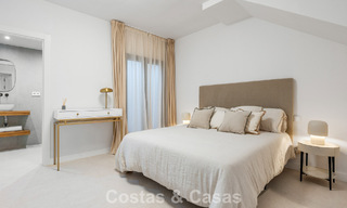 Magnifique maison de ville rénovée à vendre en première ligne du golf d'Aloha à Nueva Andalucia, Marbella 781719 