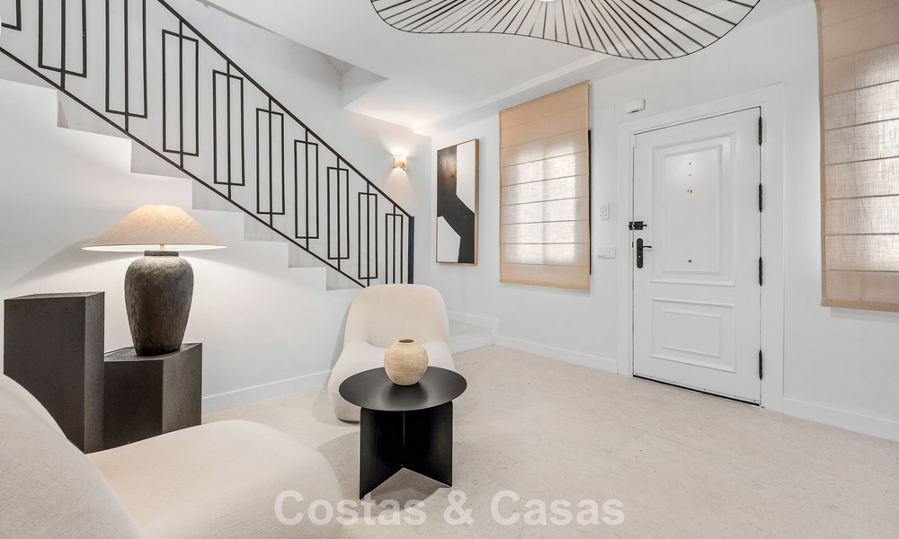 Magnifique maison de ville rénovée à vendre en première ligne du golf d'Aloha à Nueva Andalucia, Marbella 781721