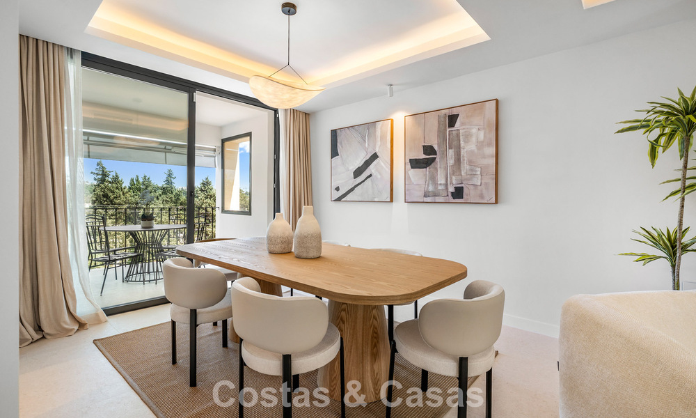 Magnifique maison de ville rénovée à vendre en première ligne du golf d'Aloha à Nueva Andalucia, Marbella 781727
