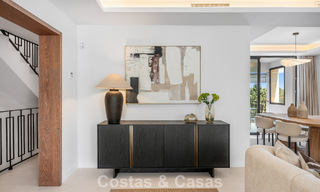 Magnifique maison de ville rénovée à vendre en première ligne du golf d'Aloha à Nueva Andalucia, Marbella 781734 