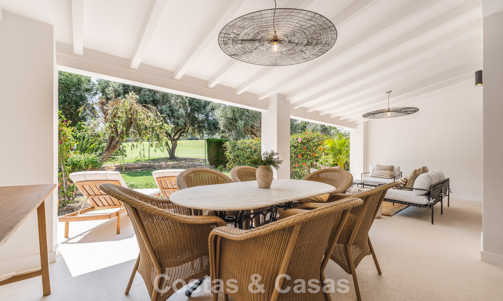 Magnifique maison de ville rénovée à vendre en première ligne du golf d'Aloha à Nueva Andalucia, Marbella 781739