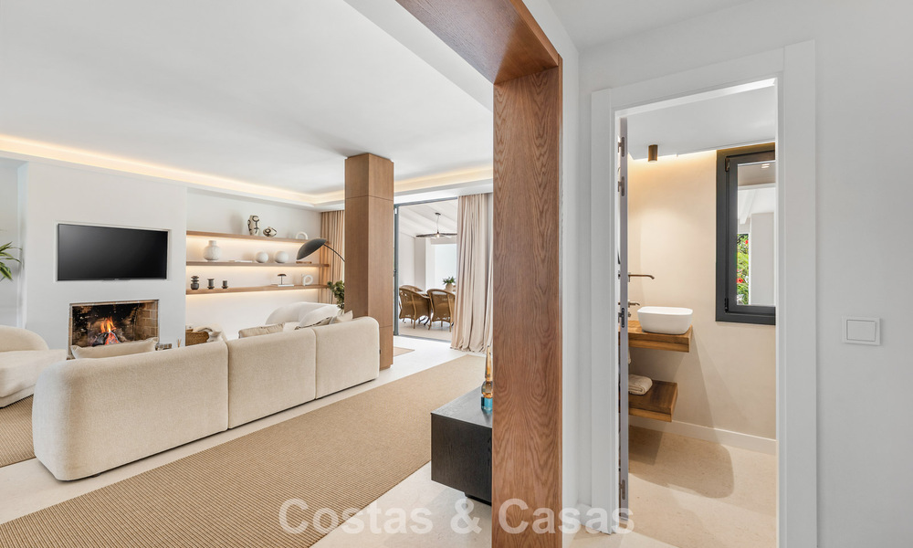 Magnifique maison de ville rénovée à vendre en première ligne du golf d'Aloha à Nueva Andalucia, Marbella 781740