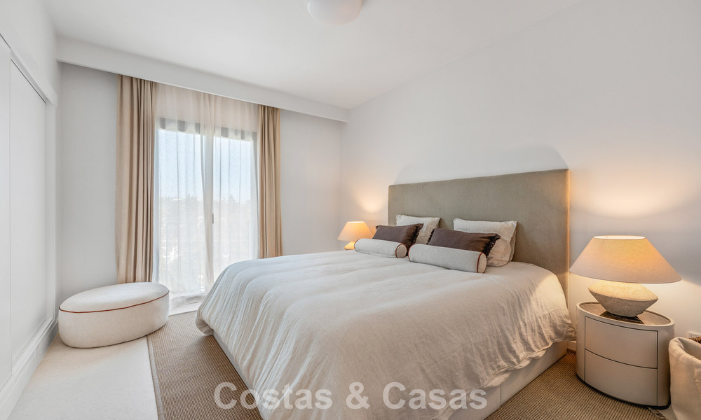 Magnifique maison de ville rénovée à vendre en première ligne du golf d'Aloha à Nueva Andalucia, Marbella 781741