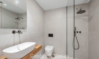 Magnifique maison de ville rénovée à vendre en première ligne du golf d'Aloha à Nueva Andalucia, Marbella 781742 