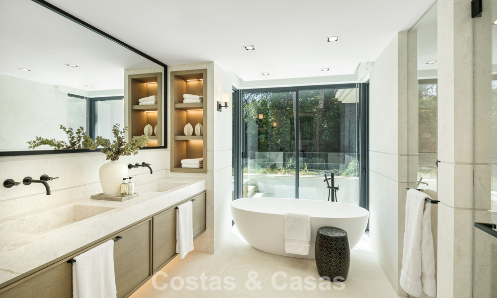 Magnifique villa en première ligne de golf à vendre au cœur de Nueva Andalucia, Marbella 781787