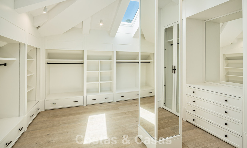 Magnifique villa en première ligne de golf à vendre au cœur de Nueva Andalucia, Marbella 781790