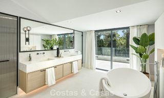 Magnifique villa en première ligne de golf à vendre au cœur de Nueva Andalucia, Marbella 781794 