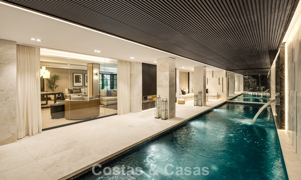 Magnifique villa en première ligne de golf à vendre au cœur de Nueva Andalucia, Marbella 781801