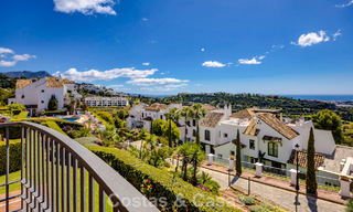 Spacieux appartement de 3 chambres, prêt à emménager, avec vue sur le golf et la mer, à vendre à Benahavis - Marbella 781891 