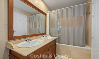 Spacieux appartement de 3 chambres, prêt à emménager, avec vue sur le golf et la mer, à vendre à Benahavis - Marbella 781903 