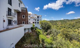 Spacieux appartement de 3 chambres, prêt à emménager, avec vue sur le golf et la mer, à vendre à Benahavis - Marbella 781906 