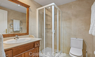 Spacieux appartement de 3 chambres, prêt à emménager, avec vue sur le golf et la mer, à vendre à Benahavis - Marbella 781907 