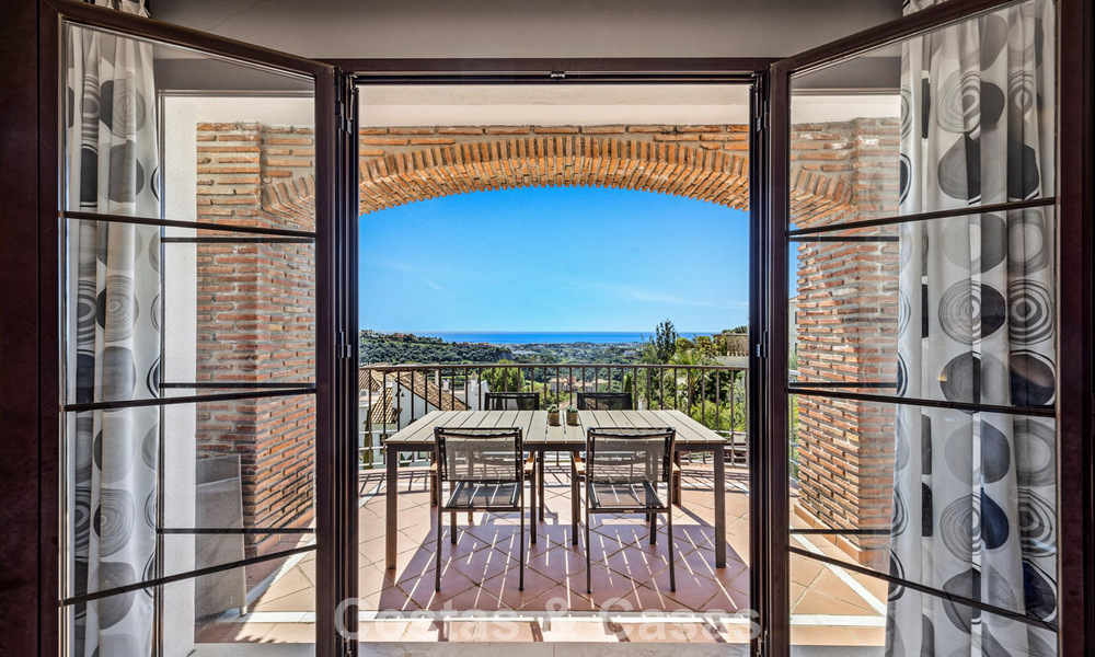 Spacieux appartement de 3 chambres, prêt à emménager, avec vue sur le golf et la mer, à vendre à Benahavis - Marbella 781911