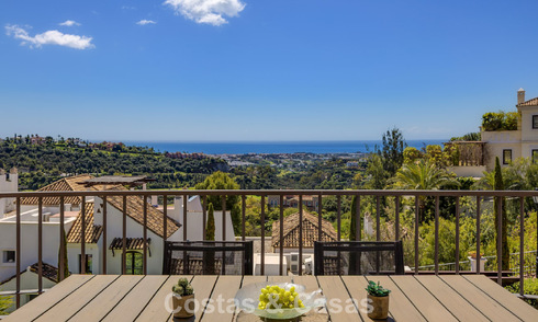 Spacieux appartement de 3 chambres, prêt à emménager, avec vue sur le golf et la mer, à vendre à Benahavis - Marbella 781912