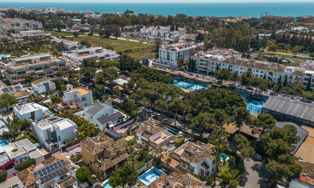 Élégante maison familiale à vendre dans la Vallée des Golfs de Nueva Andalucia, Marbella 781872
