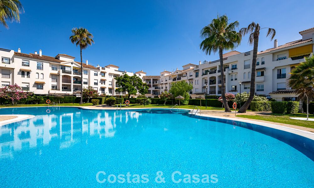 Spacieux appartement de 3 chambres à vendre, à quelques pas de la plage et du centre de San Pedro, Marbella 781935