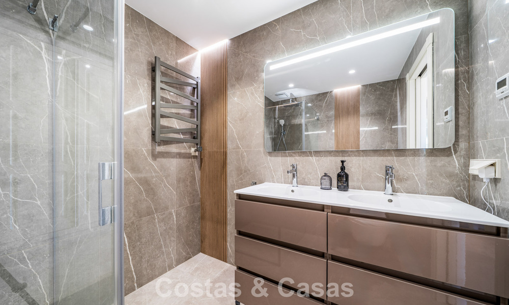 Appartement prêt à emménager avec vue sur la mer à vendre dans une résidence en bord de mer, à quelques pas du centre d'Estepona 782367