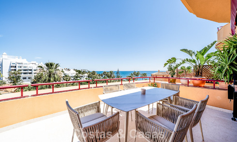 Appartement prêt à emménager avec vue sur la mer à vendre dans une résidence en bord de mer, à quelques pas du centre d'Estepona 782370