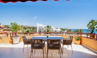 Appartement prêt à emménager avec vue sur la mer à vendre dans une résidence en bord de mer, à quelques pas du centre d'Estepona 782373 