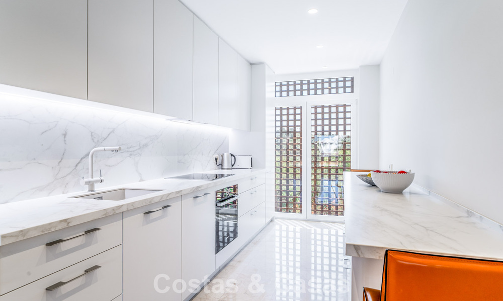 Appartement prêt à emménager avec vue sur la mer à vendre dans une résidence en bord de mer, à quelques pas du centre d'Estepona 782376