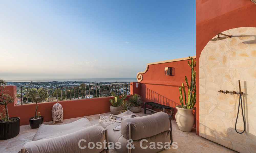 Duplex penthouse prêt à emménager avec vue imprenable sur la mer à vendre à Marbella - Benahavis 782394