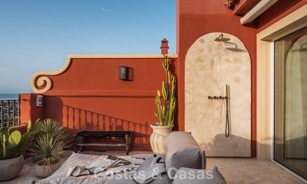 Duplex penthouse prêt à emménager avec vue imprenable sur la mer à vendre à Marbella - Benahavis 782395