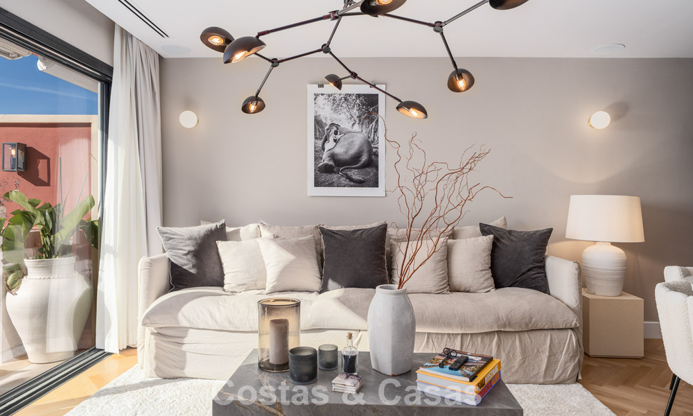 Duplex penthouse prêt à emménager avec vue imprenable sur la mer à vendre à Marbella - Benahavis 782397