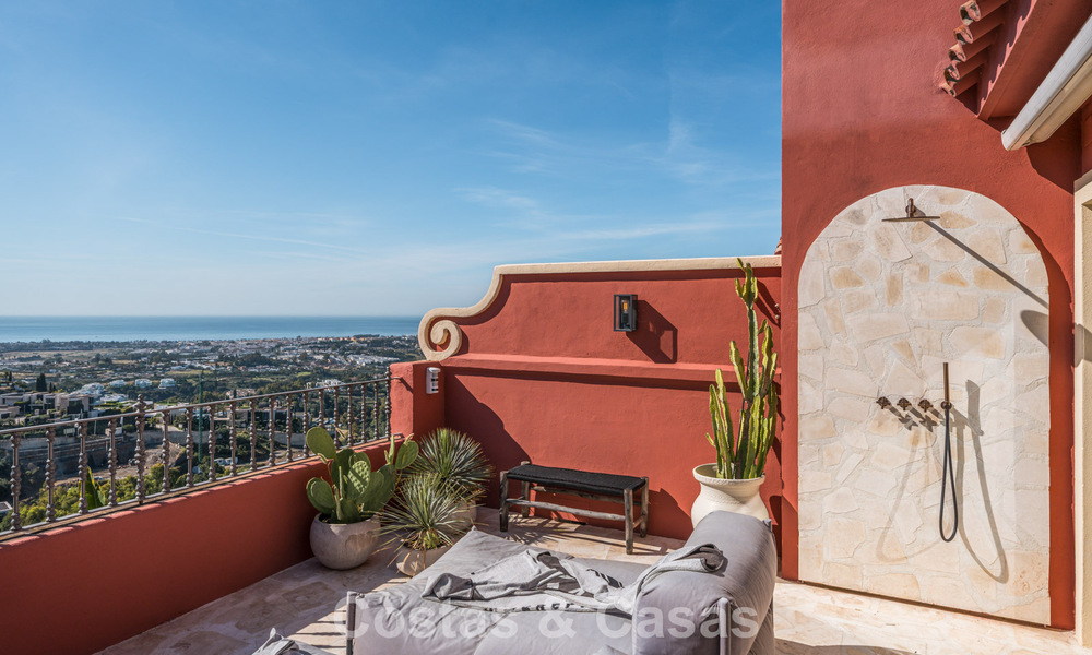 Duplex penthouse prêt à emménager avec vue imprenable sur la mer à vendre à Marbella - Benahavis 782406