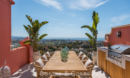 Duplex penthouse prêt à emménager avec vue imprenable sur la mer à vendre à Marbella - Benahavis 782413